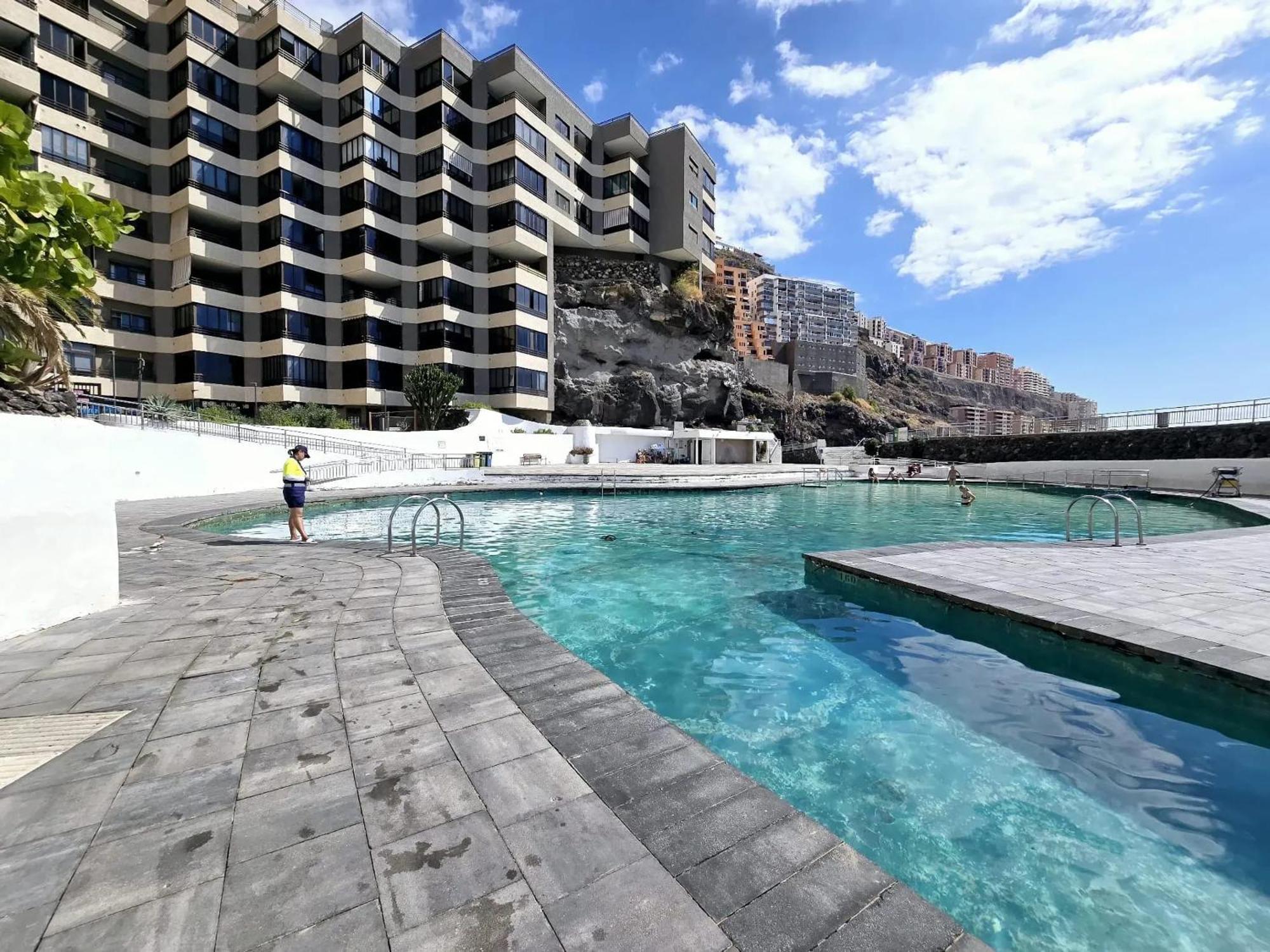 2 Bedrooms With Sea View Shared Pool And Terrace At *